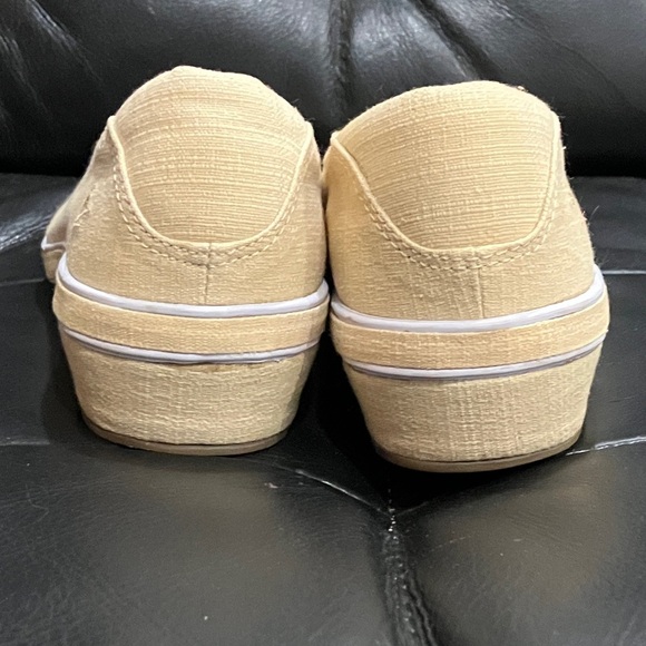 Grasshoppers size 7 women’s Beige Floral Slip-On low heeled shoe / Flats - Picture 5 of 15